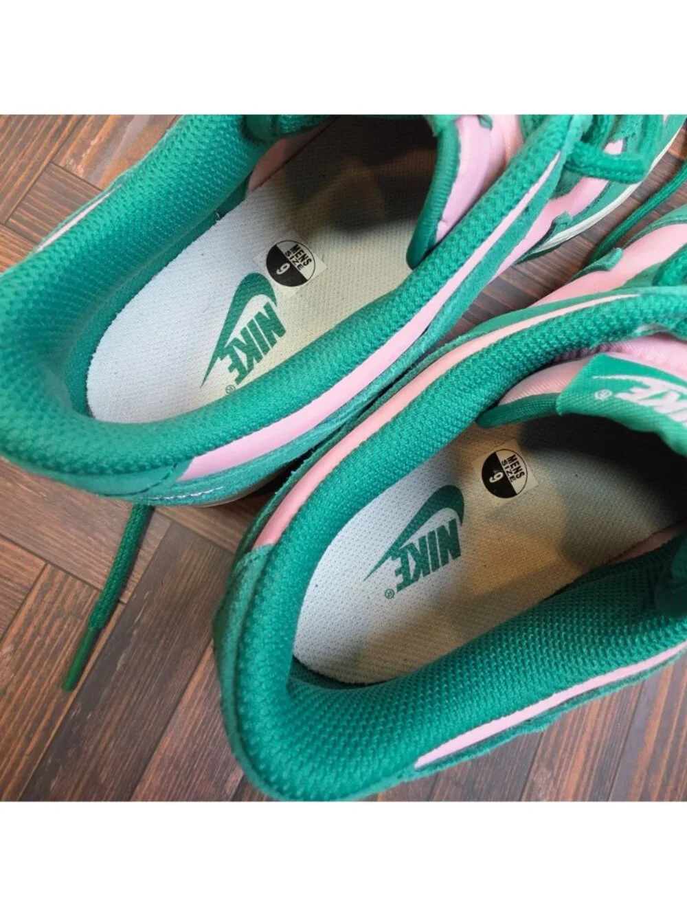 Nike Dunk Low Retro SE Mens 9 Medium Soft Pink Malachite Green FZ0549-600 Suede
